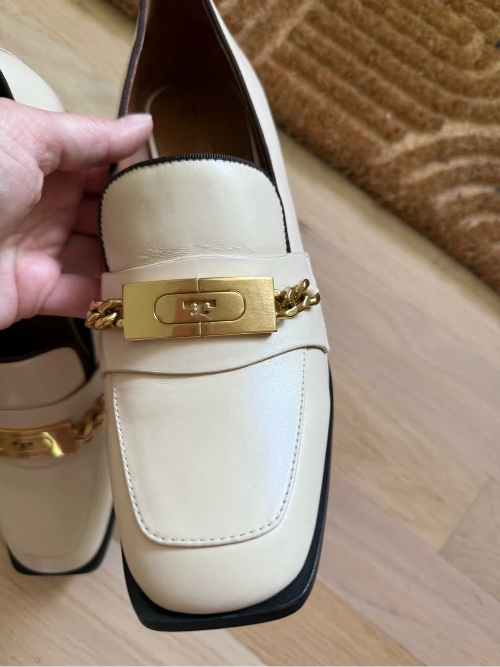 Tory Burch Ruby Loafer Pumps - Dulce de Leche/Coconut Cream - Size 9